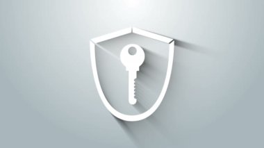 Gri arkaplanda anahtar simgesi olan Beyaz Kalkan. Koruma ve güvenlik kavramı. Güvenlik rozeti ikonu. Mahremiyet bayrağı. Savunma etiketi. 4K Video hareketli grafik canlandırması