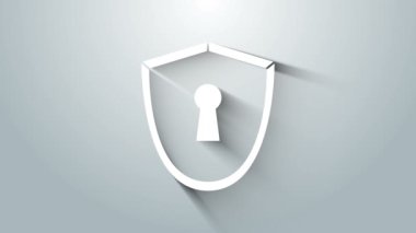 Gri arkaplanda anahtar deliği simgesine sahip Beyaz Kalkan. Koruma, güvenlik kavramı. Güvenlik rozeti ikonu. Mahremiyet bayrağı. Savunma etiketi. 4K Video hareketli grafik canlandırması