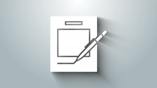 Белый бланк блокнота и значок ручки выделены на сером фоне. Бумага и ручка. Видеографическая анимация 4K — стоковое видео