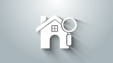 Beyaz Arama Evi simgesi gri arkaplanda izole edildi. Büyüteç altındaki bir evin emlak sembolü. 4K Video hareketli grafik canlandırması