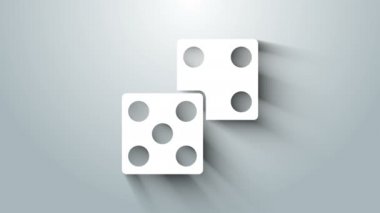 Beyaz Oyun zar simgesi gri arkaplanda izole edildi. Kumarhane kumarı. 4K Video hareketli grafik canlandırması