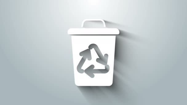 Fehér Lomtár újrahasznosítás szimbólum ikon elszigetelt szürke háttér. Szemetes ikon. Szemetes kuka tábla. Újrahasznosító tábla. 4K Videó mozgás grafikus animáció — Stock videók