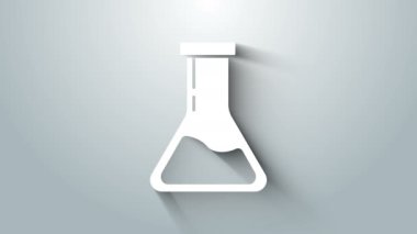 Beyaz test tüpü ve matara. Gri arkaplanda kimyasal laboratuvar ikonu var. Laboratuvar cam levhası. 4K Video hareketli grafik canlandırması