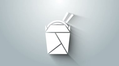 Beyaz Asya erişteleri karton kutuda ve yemek çubukları ikonu gri arka planda izole edilmiş. Sokak yemeği. Kore, Japon, Çin yemekleri. 4K Video hareketli grafik canlandırması