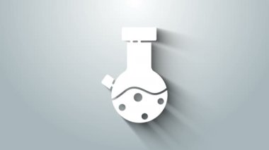 Gri arkaplanda beyaz test tüpü ve kimyasal test ikonu izole edildi. Laboratuvar cam levhası. 4K Video hareketli grafik canlandırması