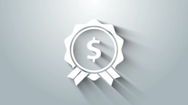 Gri arkaplanda dolar simgesi olan Beyaz Fiyat etiketi. Rozet fiyatına. Dolar sembollü indirim. Reklam etiketi indirimi. 4K Video hareketli grafik canlandırması