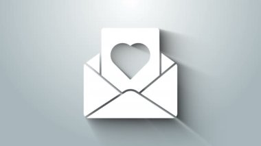 Gri arkaplanda Sevgililer Günü kalp ikonu olan beyaz zarf. Mesaj aşkım. Aşk ve romantizm mektubu. 4K Video hareketli grafik canlandırması