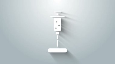 Gri arkaplanda beyaz şırınga simgesi izole edildi. Aşı için şırınga, aşı, iğne, grip aşısı. Tıbbi ekipman. 4K Video hareketli grafik canlandırması