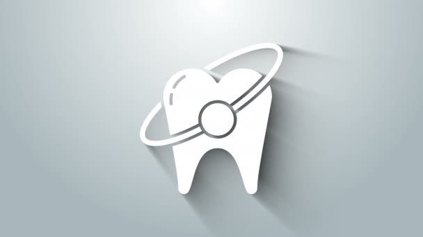 Weißes Zahnweiß-Symbol auf grauem Hintergrund. Zahnsymbol für Zahnklinik oder Zahnarztpraxis. 4K Video Motion Grafik Animation — Stockvideo