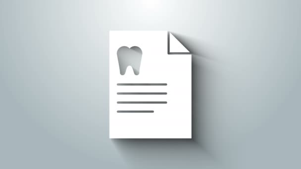 Clipboard branco com cartão dental ou paciente ícone de registros médicos isolados em fundo cinza. Seguro dentário. Relatório da clínica dentária. Animação gráfica em movimento de vídeo 4K — Vídeo de Stock