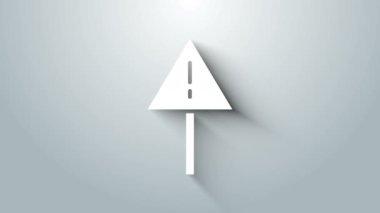 Gri arkaplanda, üçgen simgesinde beyaz ünlem işareti var. Tehlike uyarısı, dikkat, dikkat, tehlike uyarısı. 4K Video hareketli grafik canlandırması