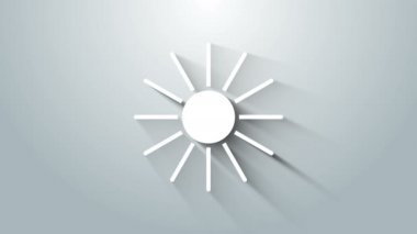 Beyaz Güneş simgesi gri arkaplanda izole edildi. Yaz sembolü. Güneşli bir gün. 4K Video hareketli grafik canlandırması