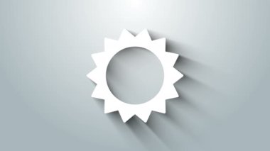Beyaz Güneş simgesi gri arkaplanda izole edildi. Yaz sembolü. Güneşli bir gün. 4K Video hareketli grafik canlandırması