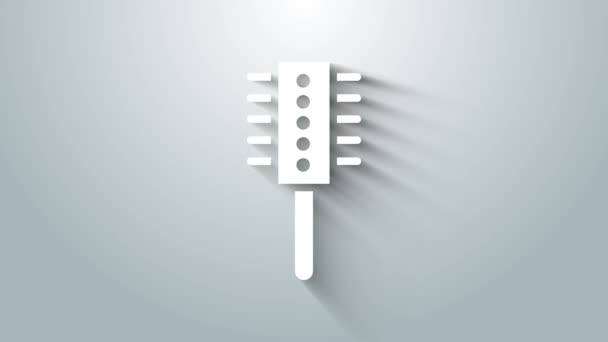 Icona spazzola bianca isolata su sfondo grigio. Segno di capelli pettinati. Simbolo del barbiere. Animazione grafica 4K Video motion — Video Stock