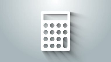 Gri arkaplanda beyaz hesap makinesi simgesi izole edildi. Muhasebe sembolü. İş hesaplamaları matematik eğitimi ve finans. 4K Video hareketli grafik canlandırması