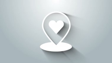 Gri arkaplanda kalp simgesi olan beyaz harita işaretçisi. Sevgililer Günü. Aşk yeri. Romantik harita iğnesi. 4K Video hareketli grafik canlandırması