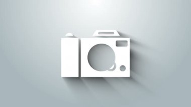 Gri arkaplanda beyaz fotoğraf makinesi simgesi izole edildi. Fotoğraf makinesi simgesi. 4K Video hareketli grafik canlandırması