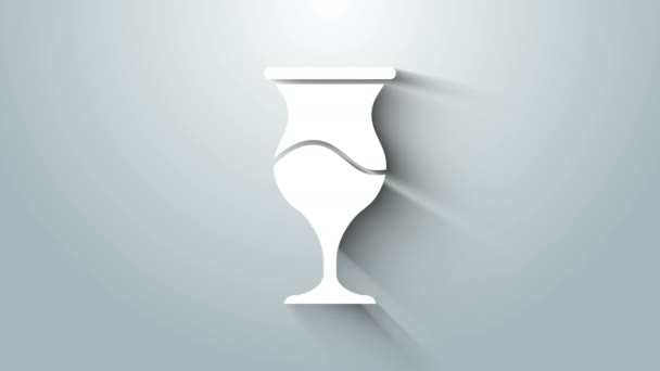 На сером фоне выделена икона белого еврейского кубка. Еврейский бокал вина для малыша. Детская чашка на Шаббат. Видеографическая анимация 4K — стоковое видео