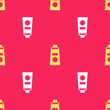 Sarı güneş kremi ve tüp simgesi kırmızı arka planda izole edilmiş, pürüzsüz desen. Cilt için güneş ultraviyole ışığından koruma. Vektör.