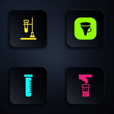 Test tüpünü ve matarayı ateşe verin, huni ya da filtre. Siyah kare düğme. Vektör.