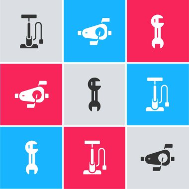 Bisiklet pompasını, pedalları ve İngiliz anahtarı simgesini ayarla. Vektör.