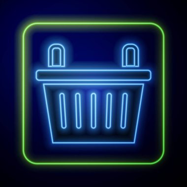 Parlayan neon bisiklet sepeti ikonu mavi arkaplanda izole edildi. Vektör.