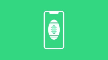 Ekran ikonunda Amerikan futbol topu olan beyaz akıllı telefon yeşil arka planda izole edilmiş. Cep telefonu için çevrimiçi futbol maçı. 4K Video hareketli grafik canlandırması