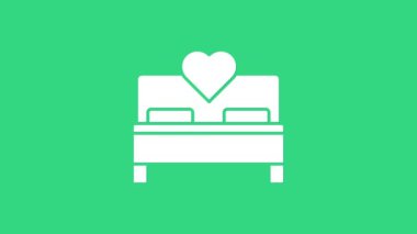 Yeşil arkaplanda beyaz yatak odası simgesi izole edildi. Düğün, aşk, evlilik sembolü. Balayı koleksiyonundan yatak odası yaratıcı ikonu. 4K Video hareketli grafik canlandırması