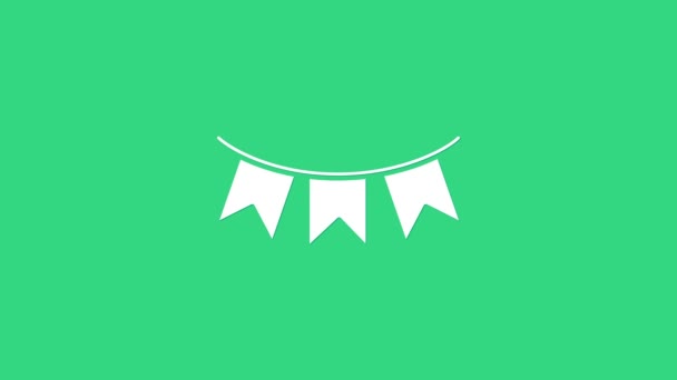 Weiße Karnevalsgirlanden mit Fahnen auf grünem Hintergrund. Party-Wimpel für Geburtstagsfeiern, Feste und Jahrmarktdekoration. 4K Video Motion Grafik Animation