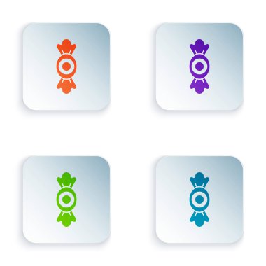 Beyaz arkaplanda izole edilmiş renkli Candy simgesi. Kare düğmelere renkli simgeleri yerleştir. Vektör.