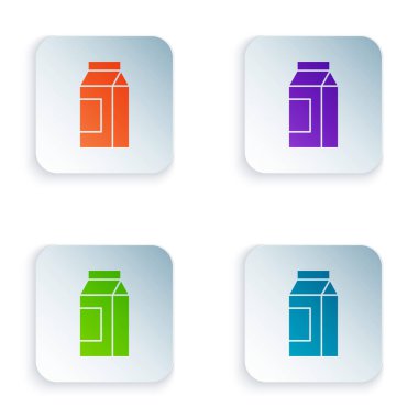 Beyaz arkaplanda izole edilmiş süt simgesi için renkli kağıt paketi. Süt paketi işareti. Kare düğmelere renkli simgeleri yerleştir. Vektör.