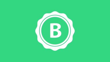 Yeşil arka planda izole edilmiş bira ikonu yazılı beyaz şişe kapağı. 4K Video hareketli grafik canlandırması