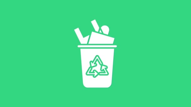 Lixeira branca com ícone de símbolo de reciclagem isolado no fundo verde. Ícone da lata de lixo. Sinal de lixeira. Sinal de cesta de reciclagem. Animação gráfica em movimento de vídeo 4K — Vídeo de Stock