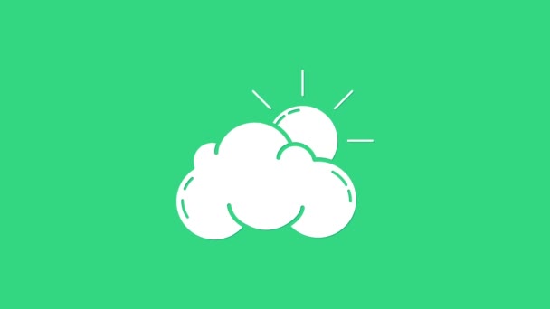 Beyaz Güneş ve bulut hava durumu ikonu yeşil zeminde izole edildi. 4K Video hareketli grafik canlandırması — Stok video