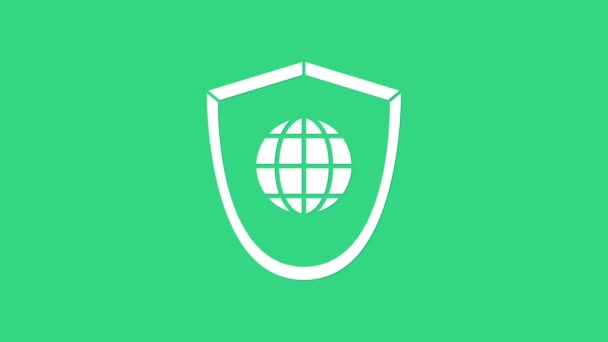 Escudo branco com ícone do globo mundial isolado em fundo verde. Segurança, segurança, proteção, conceito de privacidade. Animação gráfica em movimento de vídeo 4K — Vídeo de Stock