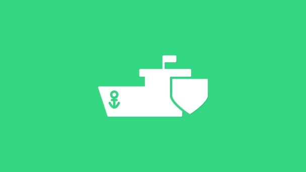 Weißes Schiff mit Schildsymbol auf grünem Hintergrund. Versicherungskonzept. Sicherheit, Sicherheit, Schutz, Schutzkonzept. 4K Video Motion Grafik Animation — Stockvideo