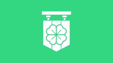 Yeşil arka planda dört yapraklı yonca simgesi olan White Street tabelası. Reklamlar için uygun bar, kafe, bar. 4K Video hareketli grafik canlandırması