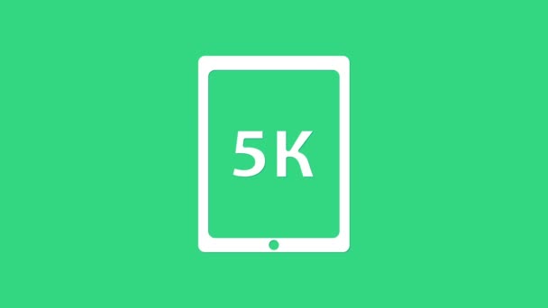 Bílá tableta s textem 5k ikona izolované na zeleném pozadí. Grafická animace pohybu videa 4K — Stock video