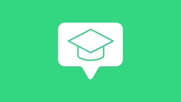 Белый колпачок градуации в значке пузыря речи выделен на зеленом фоне. Выпускная шляпа с иконкой кисточки. Видеографическая анимация 4K