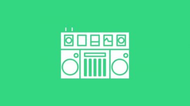 Yeşil arkaplanda izole edilmiş müzik simgesini çalmak ve karıştırmak için beyaz DJ kumandası. DJ karıştırıcı, vinil çalar ve uzaktan kumandayla tamamlandı. 4K Video hareketli grafik canlandırması