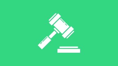Beyaz Yargıç Tokmak simgesi yeşil arka planda izole edildi. Gavel cezaların, faturaların, mahkemenin, adaletin hükmünü verecek. Açık arttırma çekici. 4K Video hareketli grafik canlandırması