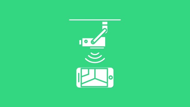 Witte Wireless Controlling CCTV bewakingscamera met smartphone pictogram geïsoleerd op groene achtergrond. IOT Concept en afgelegen huishoudapparaat. 4K Video motion grafische animatie — Stockvideo