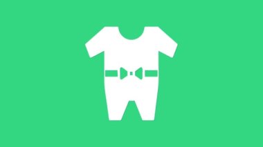 Beyaz bebek kıyafetleri ikonu yeşil arka planda izole edilmiş. Bebek kıyafetleri, erkek ve kız için. Bebek kıyafeti. 4K Video hareketli grafik canlandırması