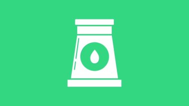 Beyaz petrol ve gaz endüstriyel yapı ikonu yeşil arka planda izole edildi. 4K Video hareketli grafik canlandırması