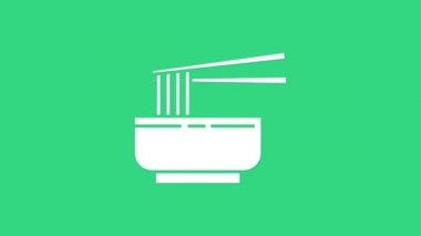 Kase içinde beyaz Asya eriştesi ve yeşil arka planda izole edilmiş yemek çubukları ikonu. Sokak yemeği. Kore, Japon, Çin yemekleri. 4K Video hareketli grafik canlandırması