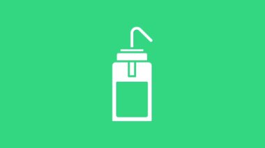 Kimya için beyaz laboratuvar yıkama şişesi ve yeşil arka planda izole edilmiş bilim laboratuarı ikonu. Su ve çözücü spreyler için ekipman. 4K Video hareketli grafik canlandırması