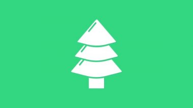 Yeşil arkaplanda beyaz Noel ağacı simgesi var. Mutlu Noeller ve mutlu yıllar. 4K Video hareketli grafik canlandırması