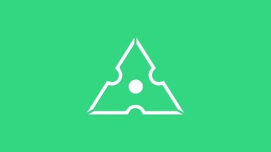 Beyaz Japon ninja shuriken simgesi yeşil arkaplanda izole edildi. 4K Video hareketli grafik canlandırması