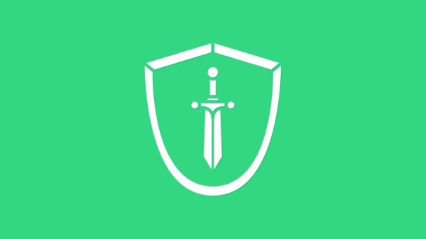 Λευκή μεσαιωνική ασπίδα με εικονίδιο σπαθιού που απομονώνεται σε πράσινο φόντο. 4K Γραφική κίνηση κίνησης βίντεο — Αρχείο Βίντεο