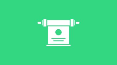 Beyaz Büyü kaydırma simgesi yeşil arkaplanda izole edildi. Karar, kağıt, parşömen, parşömen ikonu. 4K Video hareketli grafik canlandırması